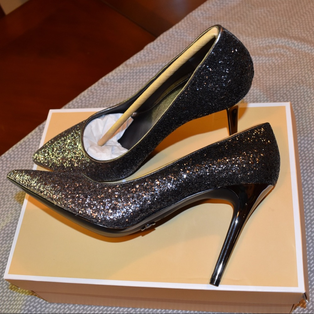 SOLD Michael Kors Claire Pointy Toe Pump - Picture 6 of 7